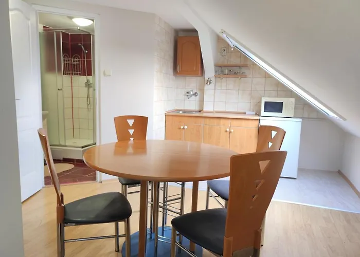 Konukevi Vendeghaz 3*